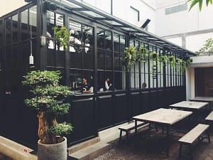 desain cafe futuristik